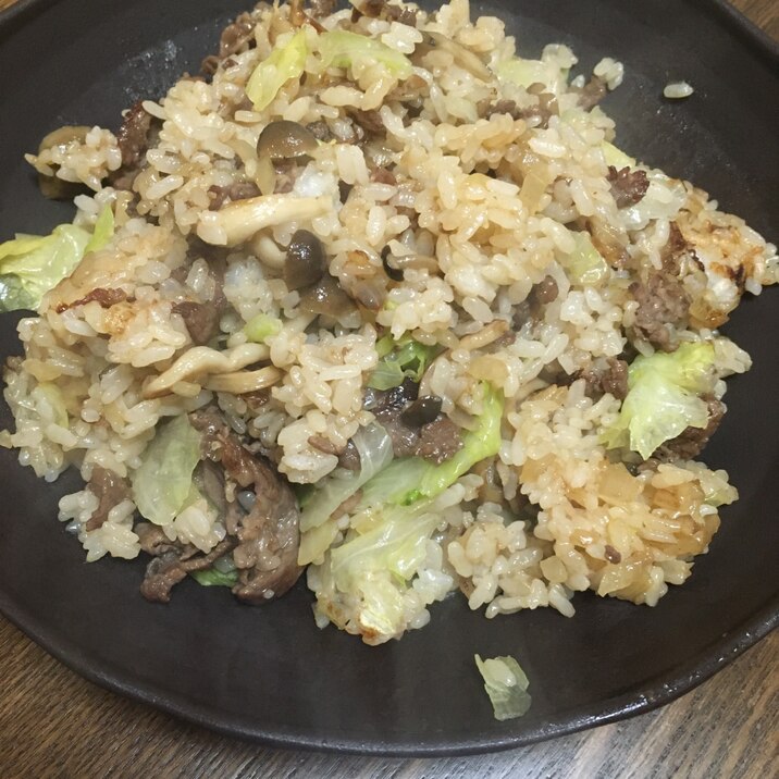 牛肉ときのこのレタス炒飯